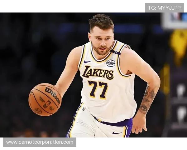 原创东契奇湖人生涯首获周最佳！场均37+8+10碾压西部，湖人官方晒海报祝贺